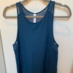 Blue lulu lemon tank, never worn!!